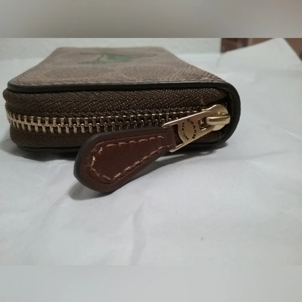 Coach green dinosaur wallet - Picture 5 of 7